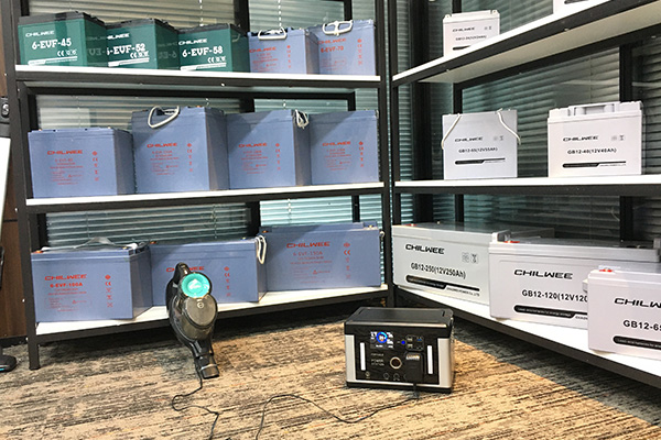 Utilitzeu el lloc de la central elèctrica portàtil intel·ligent de 700 w